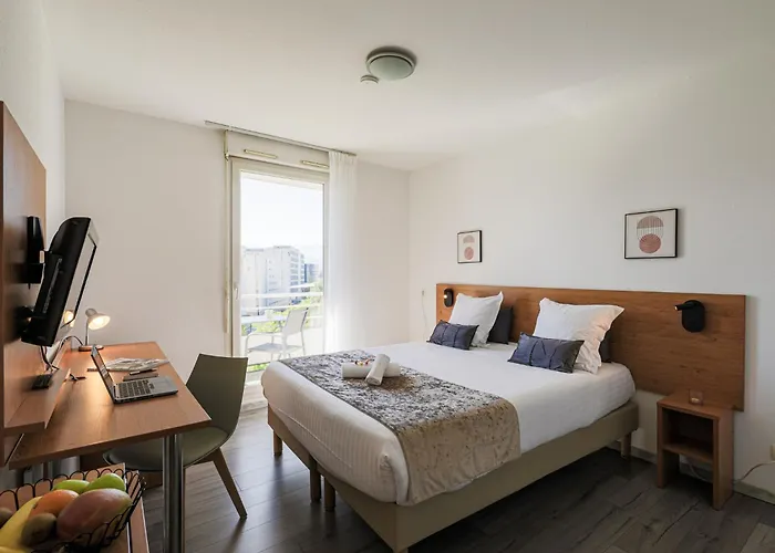 Sejours & Affaires Grenoble Marie Curie Aparthotel photo